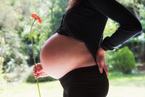 What specific mental health resources are available for pregnant teens in the UK?